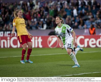 Linda SEMBRANT (TYR links) enttaeuscht waehrend die Torschuetzin zum 2:2 Martina Müller (VfL rechts) jubelt. Fussball international UEFA Frauen Championsleague - Finale 2014: Tyresö FF - VfL Wolfsburg im Estadio Do Restelo in Lissabon, Portugal am 22.05.2014,