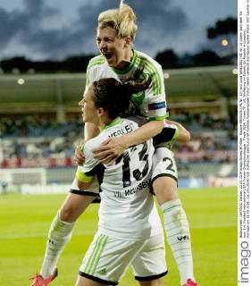 Nadine KESSLER (VfL Nr. 13) und Luisa WENSING (VfL Nr. 2) jubeln nach dem Tor zum 3:4. Fussball international UEFA Frauen Championsleague - Finale 2014: Tyresö FF - VfL Wolfsburg im Estadio Do Restelo in Lissabon, Portugal am 22.05.2014,