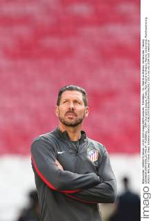 FUSSBALL - CL, Madrid vs Atletico, Vorberichte, Training LISSABON,PORTUGAL,23.MAI.14 - FUSSBALL - UEFA Champions League, Finale, Real Madrid vs Atletico Madrid, Vorberichte, Abschlusstraining Atletico. Bild zeigt Trainer Diego Simeone (Atletico). 