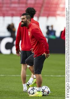 23.05.2014, Lisbon, Portugal Midfielder Arda Turan of Atletico Madrid gestures during the Atletico Madrid training session prior to the UEFA Champions League final between Real Madrid and Atletico Madrid at Lisboa e Benfica Stadium, Lisbon, Portugal xIvanxArlandisx  ActionPlus11524662