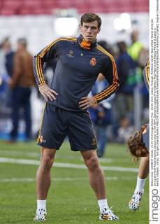 23.05.2014, Lisbon, Portugal. Midfielder Gareth Bale of Real Madrid stretches during the Real Madrid training session prior to the UEFA Champions League final between Real Madrid and Atletico Madrid at Lisboa e Benfica Stadium, Lisbon, Portugal xIvanxArlandisx  ActionPlus11524682