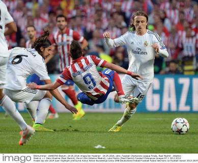 24.05.2014, xjhx, Fussball Champions League Finale, Real Madrid - Atletico Madrid, v.l. Sami Khedira (Real Madrid), David Villa (Atletico Madrid), Luka Modric (Real Madrid)