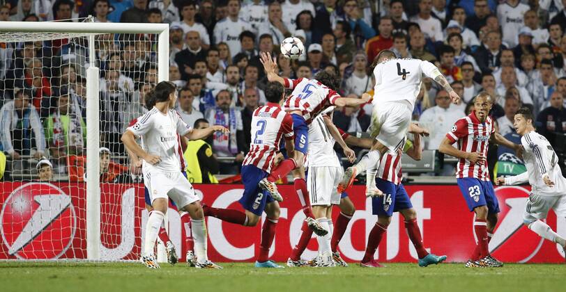 Sergio Ramos (Real Madrid CF 4) scoring the 1:1 with a header in the substitution time during the final of the Champions league between Real Madrid and Atletico Madrid, Estadio da Luz in Lisbon on May 24., 2014. Real Madrid gegen Atletico Madrid im Finale der Champions League, Saison 2013 2014 am 24. Mai 2014.