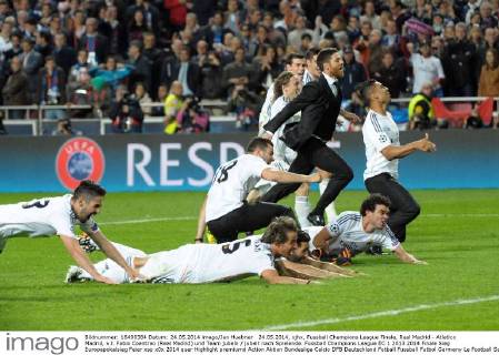 24.05.2014, xjhx, Fussball Champions League Finale, Real Madrid - Atletico Madrid, v.l. Fabio Coentrao (Real Madrid) und Team jubeln jubelt nach Spielende.
