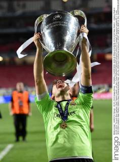 FUSSBALL CHAMPIONS LEAGUE FINALE SAISON 2013 2014 Real Madrid - Atletico Madrid 24.05.2014 Torwart Iker Casillas (Real Madrid) jubelt mit dem Pokal 