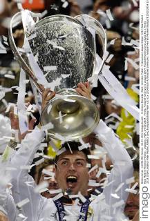 Cristiano Ronaldo (Real) mit dem Pokal . Champions League-Sieger 2014 Real Madrid . Real Madrid-Atletico Madrid . Lissabon, POR, 24.05.2014 , Finale, Fussball-Champions League 2014.
