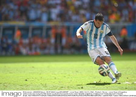 Lionel Messi (ARG), JULY 5, 2014 - Football Soccer : Lionel Messi of Argentina takes a free kick during the FIFA World Cup Brazil 2014 Quarter-finals match between Argentina 1-0 Belgium at Estadio Nacional in Brasilia, Brazil. NOxTHIRDxPARTYxSALES. (uzdb007029)