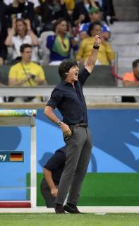 08.07.2014, Fussball WM 2014 in Brasilien, Halbfinale, Brasilien - Deutschland, im Estadio Mineirao, Belo Horizonte. Bundestrainer Joachim Löw (Deutschland) jubelt. 