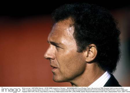 BECKENBAUER Franz Trainer Team_Deutschland FIFA Fussball Weltmeisterschaften 1990 in Italien Deutschland_Kolumbien 1_1 in Mailand Fussball Portrait
