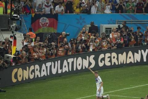 Thomas Müller vor Fotografen - Deutschland vs. Argentinien - Finale der FIFA WM 2014 im Maracana Stadion von Rio de Janeiro - xOMARxMARTINEZx 