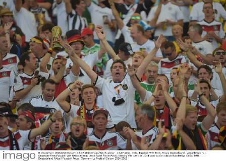 13.07.2014, xbtx, Fussball WM 2014, Finale Deutschland - Argentinien, v.l. Deutsche Fans
