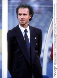 BECKENBAUER Franz Trainer Team_Deutschland FIFA Fussball Weltmeisterschaften 1990 in Italien Halbfinalspiel in Turin HALBFINALE Deutschland_England 5_4 in Turin Fussball Portrait