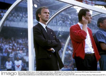 BECKENBAUER Franz Trainer Team_Deutschland FIFA Fussball Weltmeisterschaften 1990 in Italien Halbfinalspiel in Turin HALBFINALE Deutschland_England 5_4 in Turin Fussball Portrait