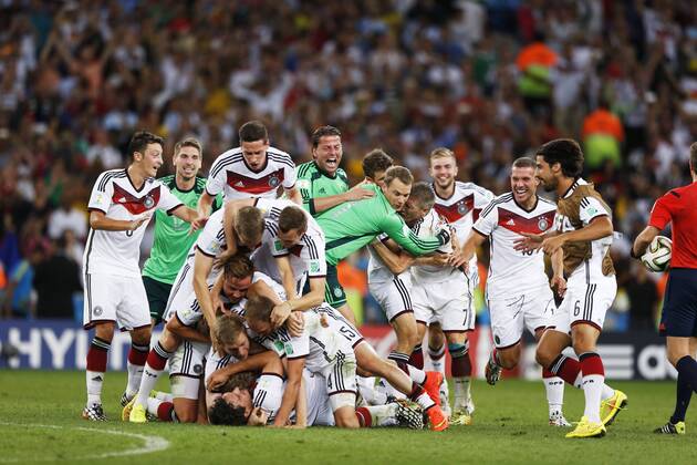 Germany team group (GER), JULY 13, 2014 - Football Soccer : Germany players celebrate after winning FIFA World Cup 2014 Final match between Germany and Argentina at the Maracana stadium in Rio de Janeiro, . Noxthirdxpartyxsales  ( heha013661)