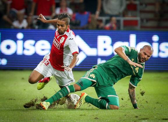 20140730 - LIEGE, BELGIUM: Standard s Mehdi Carcela and Panathinaikos David Mendes da Silva fight for the ball during a soccer game between Belgian first division team Standard de Liege and Greek Panathinaikos F.C., Wednesday 30 July 2014, in Liege, the first leg of the third qualifying round for the UEFA Champions League tournament. VIRGINIExLEFOUR  premiumd Aufmacher 97431326