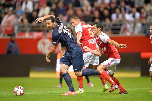 Zlatan Ibrahimovic (psg) - Aissa Mandi (rei) FOOTBALL : Reims vs PSG - Ligue 1 - 08 08 2014 AnthonyBIBARD FEP Panoramic