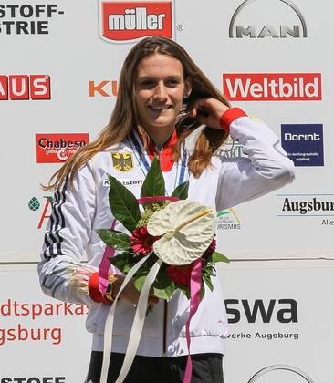Ricarda Funk (GER), Kajak Einer, K1, Frauen, Tagessieg beim Weltcup-Finale, Siegerehrung, ICF Kanuslalom Weltcup Finale 2014, Augsburg, 17.08.2014,