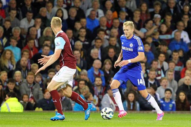 18.08.2014. Burnley, England. Premier League. Burnley versus Chelsea. Chelsea midfielder Andre Schurrle runs with the ball xPaulxKeevilx  ActionPlus49932