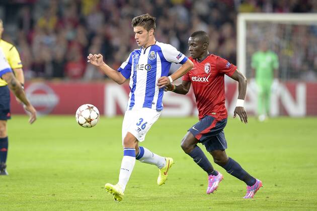 Idrissa GUEYE (lille) vs Ruben Neves (Porto) FOOTBALL : Lille vs Porto FC - tour preliminaire - ligue des champions - 20 08 2014 JBAutissier Panoramic 