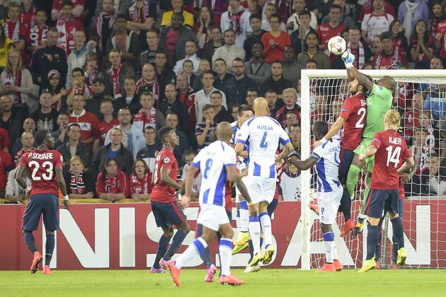 Vincent ENYEAMA (lille) FOOTBALL : Lille vs Porto FC - tour preliminaire - ligue des champions - 20 08 2014 JBAutissier Panoramic 
