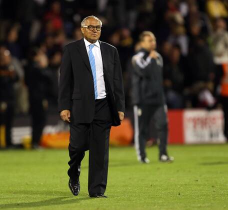 Fulham s Felix Magath looks on dejected at the final whistle - Sky Bet Championship - Fulham vs Wolverhampton Wanderers - Craven Cottage - London - England - 20th August 2014 - Picture David Klein Sportimage EDITORIAL USE ONLY. No use with unauthorised audio, video, data, fixture lists, club league logos or live services. Online in-match use limited to 120 images, no video emulation. No use in betting, games or single club league player publications.