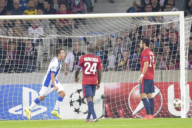 joie de Hector Herrera (Porto) OSC Lille - FC Porto - Champions League Playoffs JBAutissier Panoramic 