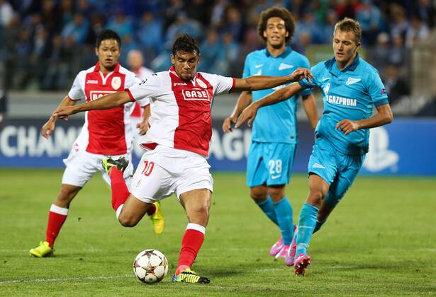 20140826 - SAINT PETERSBURG, RUSSIA: Standard s Igor de Camargo pictured in action during the return leg match of the playoffs for the UEFA Champions League competition between Russian team FC Zenit Saint Petersburg and Belgian soccer team Standard de Liege in Saint Petersburg, Russia, Tuesday 26 August 2014. Zenit won the first leg 0-1. VIRGINIExLEFOUR  premiumd 18542