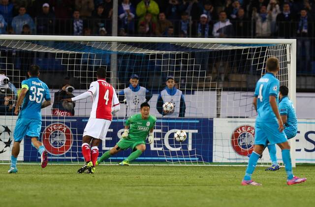 20140826 - SAINT PETERSBURG, RUSSIA: Zenit s Hulk scores from penalty the 2-0 goal during the return leg match of the playoffs for the UEFA Champions League competition between Russian team FC Zenit Saint Petersburg and Belgian soccer team Standard de Liege in Saint Petersburg, Russia, Tuesday 26 August 2014. Zenit won the first leg 0-1. VIRGINIExLEFOUR  premiumd 18546