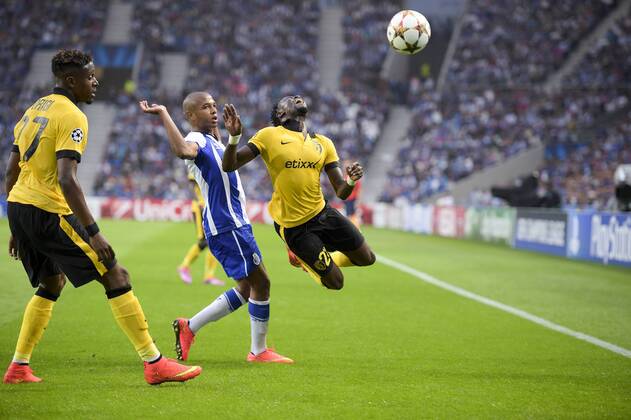 Pape SOUARE (lille) vs Yacine Brahimi (Porto) FOOTBALL : FC Porto vs OSC Lille - Champions League qualifier - 26 08 2014 JBAutissier 