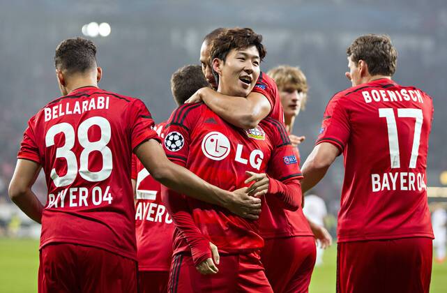Leverkusen, 27.08.2014, BayArena Torjubel Heung-Min Son (Bayer) - Karim Bellarabi (Bayer), Ömer Toprak (Bayer), Sebastian Boenisch (Bayer) Bayer Leverkusen - FC Kopenhagen mm