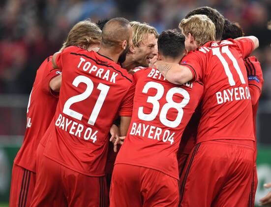 27.08.2014, Fussball, Saison 2014 15, UEFA Champions League Qualifikation, Bayer 04 Leverkusen - FC Kopenhagen Jubel Leverkusen, in der Mitte Simon Rolfes (Bayer 04 Leverkusen)