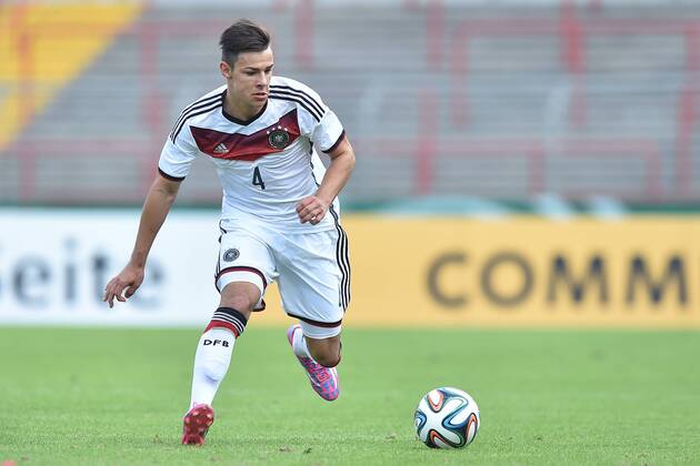 Fußball U19-Länderspiel Deutschland - England am 08.09.2014 im Stadion Niederrhein in Oberhausen Niko Kijewski ( Deutschland )