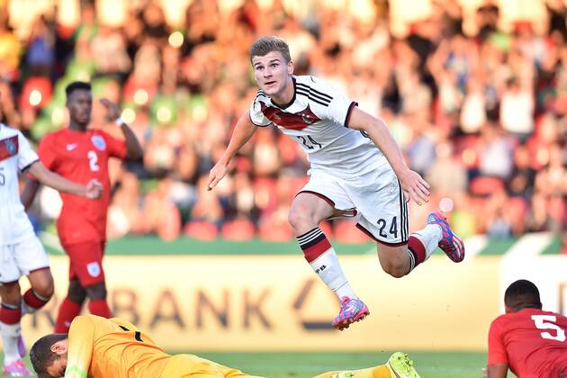 Fußball U19-Länderspiel Deutschland - England am 08.09.2014 im Stadion Niederrhein in Oberhausen Torjubel zum 1:1 durch Timo Werner ( Deutschland )