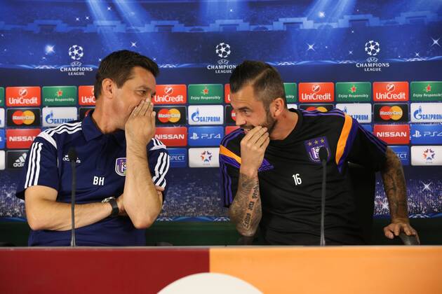 Anderlecht s head coach Besnik Hasi and Anderlecht s Steven Defour pictured during a press conference of Belgian soccer team RSC Anderlecht in the Tuk Telekom Arena in Istanbul, Monday 15 September 2014. VIRGINIExLEFOUR  premiumd 21954
