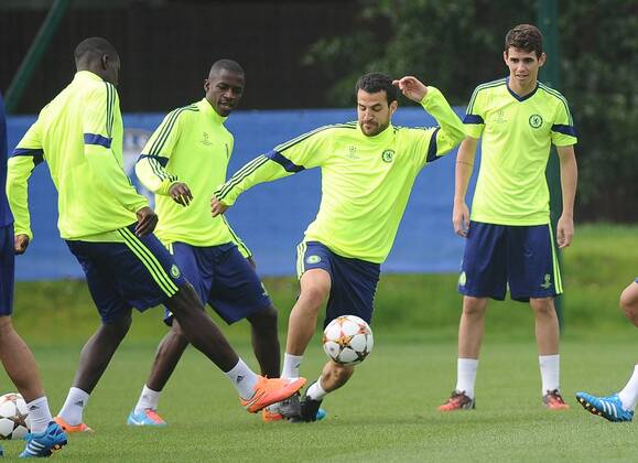 Football - 2014 2015 Champions League - Chelsea training pre. Schalke Chelsea s Cesc Fabregas at Cobham Training Ground. COLORSPORT ANDREW COWIE 