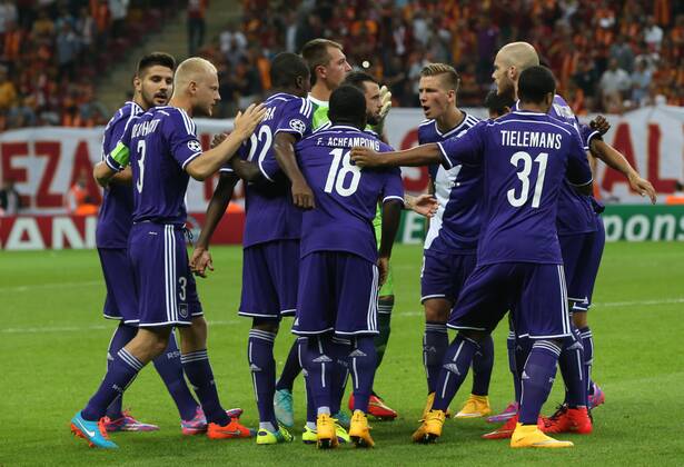 ISTANBUL - Anderlecht s players pictured at the start of a soccer game between Turkish team Galatasaray S.K. and Belgian team RSC Anderlecht in the Tuk Telekom Arena in Istanbul, Turkey, Tuesday 16 September 2014, on day 1 of the group stage of the UEFA Champions League competition, in group D. VIRGINIExLEFOUR  premiumd Highlight 04316848