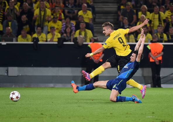 16.09.2014, Fussball, Saison 2014 15, UEFA Champions League, Vorrunde, Borussia Dortmund - Arsenal London Ciro Immobile (Borussia Dortmund), li., erzielt das Tor zum 1:0