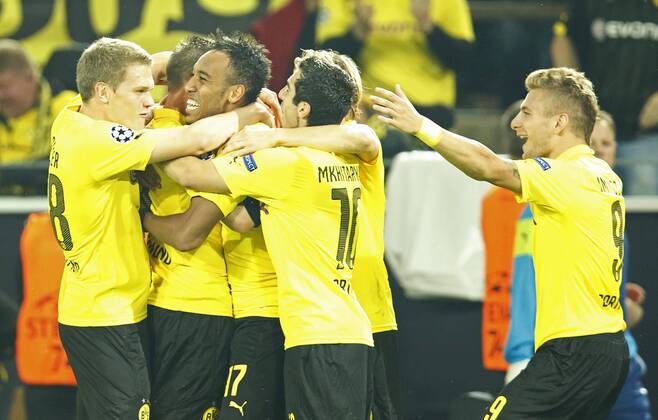 Pierre-Emerick Aubameyang , BVB 17 Torschuss, schiesst das Tor zum 2-0 Torjubel, Jubel nach dem Tor mit Matthias GINTER, BVB 28 Henrikh MKHITARYAN, BVB 10 Ciro IMMOBILE, BVB 9 BORUSSIA DORTMUND - FC ARSENAL Fussball UEFA Champions League, Gruppe D Gruppenphase,in Dortmund, 16.09.2014 CL Saison 2014 2015, BVB