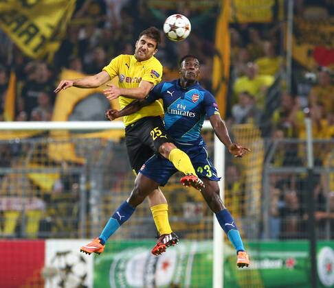 Dienstag 16.09.2014, Saison 2014 2015, UEFA Champions League, 1. Spieltag der Gruppe D im Signal Iduna Park, BVB Borussia Dortmund - FC Arsenal London 2:0, Sokratis Papastathopoulos (BVB) gegen Danny Welbeck (Arsenal), v.l.
