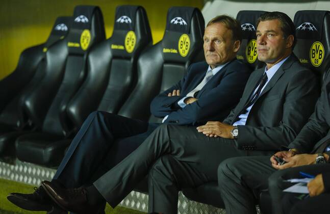 Hans-Joachim Watzke, Geschäftsführer und BVB-Boss Michael ZORC, BVB Manager Management, Funktionär, Geschäftsführung, Vereinsleitung, Emotionen, Vereinsführung, Manager Ersatzbank, Spielerbank, Reserve, Trainerbank im Anzug BORUSSIA DORTMUND - FC ARSENAL 2-0 Fussball UEFA Champions League, Gruppe D Gruppenphase,in Dortmund, 16.09.2014 CL Saison 2014 2015, BVB
