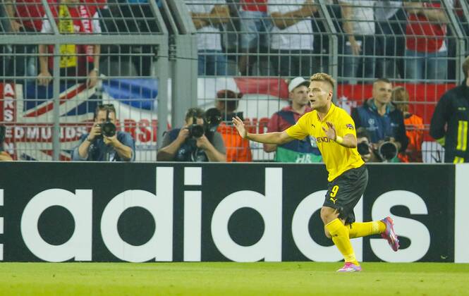 1-0 Jubel Ciro IMMOBILE, BVB 9 Adidas Werbebande Werbung, Jubel, Freude, Emotionen, Feiern, Lachen, jubelt, freuen, reisst die Arme hoch, ballt die Faust BORUSSIA DORTMUND - FC ARSENAL 2-0 Fussball UEFA Champions League, Gruppe D Gruppenphase,in Dortmund, 16.09.2014 CL Saison 2014 2015, BVB