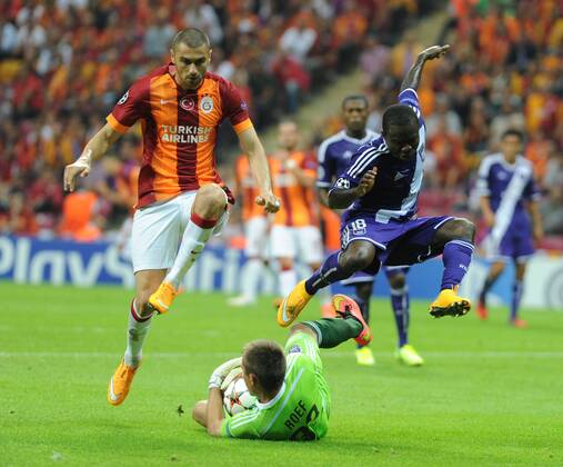 UEFA Champions League Group D match between Galatasaray AS v RSC Anderlecht at Turk Telekom Arena in Istanbul, Turkey on September 16, 2014. Pictured: Burak Yilmaz of Galatasaray and Goalkeeper Davy Roef and Frank Acheampong of Anderlecht. 