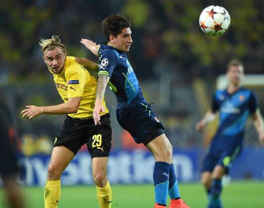 16.09.2014, Fussball, Saison 2014 15, UEFA Champions League, Vorrunde, Borussia Dortmund - Arsenal London 2:0 Marcel Schmelzer (Borussia Dortmund), li., gegen Hector Bellerin (Arsenal London)