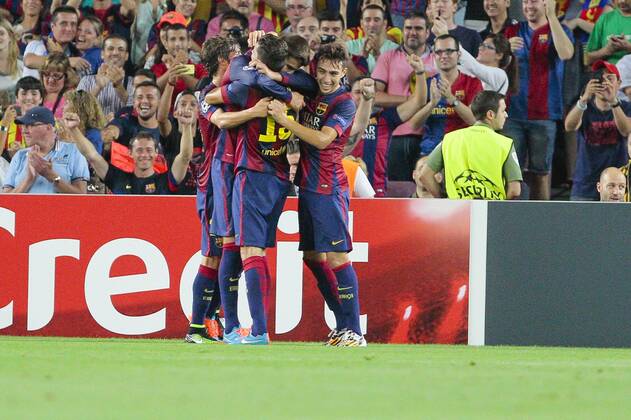 BARCELONA, Spain: Gerard Pique feiert seinen Treffer mit Munir und Marc Bartra - Champions League, FC Barcelona vs. APOEL Nicosia. 