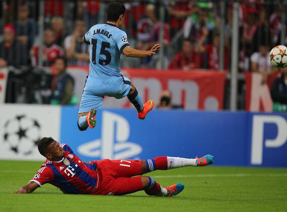 SOCCER - CL, Bayern vs Man.City MUNICH,GERMANY,17.SEP.14 - SOCCER - UEFA Champions League, group stage, FC Bayern München vs Manchester City. Image shows Jerome Boateng (Bayern) and Jesus Navas (Man.City). 