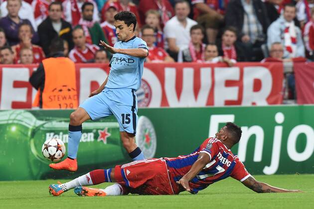 Fußball Champions League Gruppenphase 1. Spieltag Bayern München - Manchester City am 17.09.2014 in der Allianz Arena in München Jerome Boateng ( München ), vorne - Jesus Navas ( Manchester ), hinten