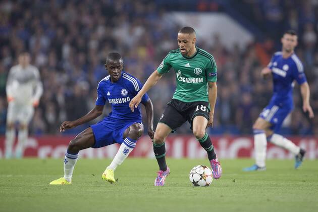 Ramires of Chelsea and Sidney Sam of Schalke in action - Chelsea vs. Schalke 04 - UEFA Champions League - Stamford Bridge - London - 17 09 2014 Pic Philip Oldham Sportimage EDITORIAL USE ONLY. No use with unauthorised audio, video, data, fixture lists, club league logos or live services. Online in-match use limited to 120 images, no video emulation. No use in betting, games or single club league player publications.