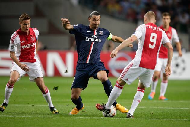 (L-R) Niklas Moisander of Ajax, Zlatan Ibrahimovic of paris Saint Germain, Kolbeinn Sigthorsson during the UEFA Champions League group F match between Ajax Amsterdam and Paris Saint-Germain on September 17, 2014 at the Amsterdam Arena in Amsterdam, The Netherlands. Ajax Amsterdam v PSG UEFA Champions League Group F 2014 2015 xVIxVIxIMAGESx xEricxVerhoevenxIVx 2655166