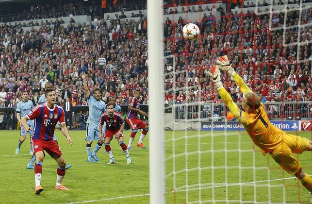 Jerome BOATENG (FCB 17) Torschuss, schiesst das Tor zum 1-0 FC BAYERN München - MANCHESTER CITY , Fussball UEFA Champions League, Gruppenphase, München, 17.09.2014 CL Saison 2014 2015, FCB, München