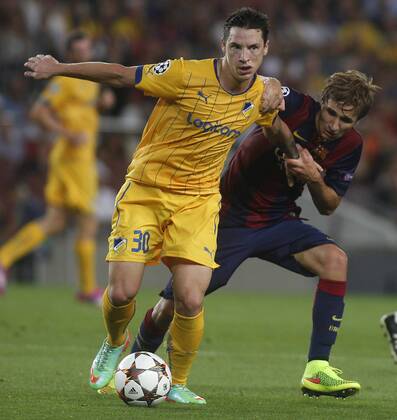 Champions League match between FC Barcelona and Apoel Nicosia. In this picture, Sergi Samper and Tomas De Vincenti. xFRANCESCxADELANTADOx 